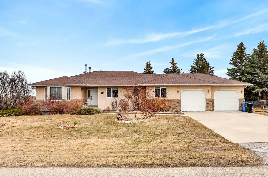 1124 Gleneagles Drive Carstairs AB T0M0N0
