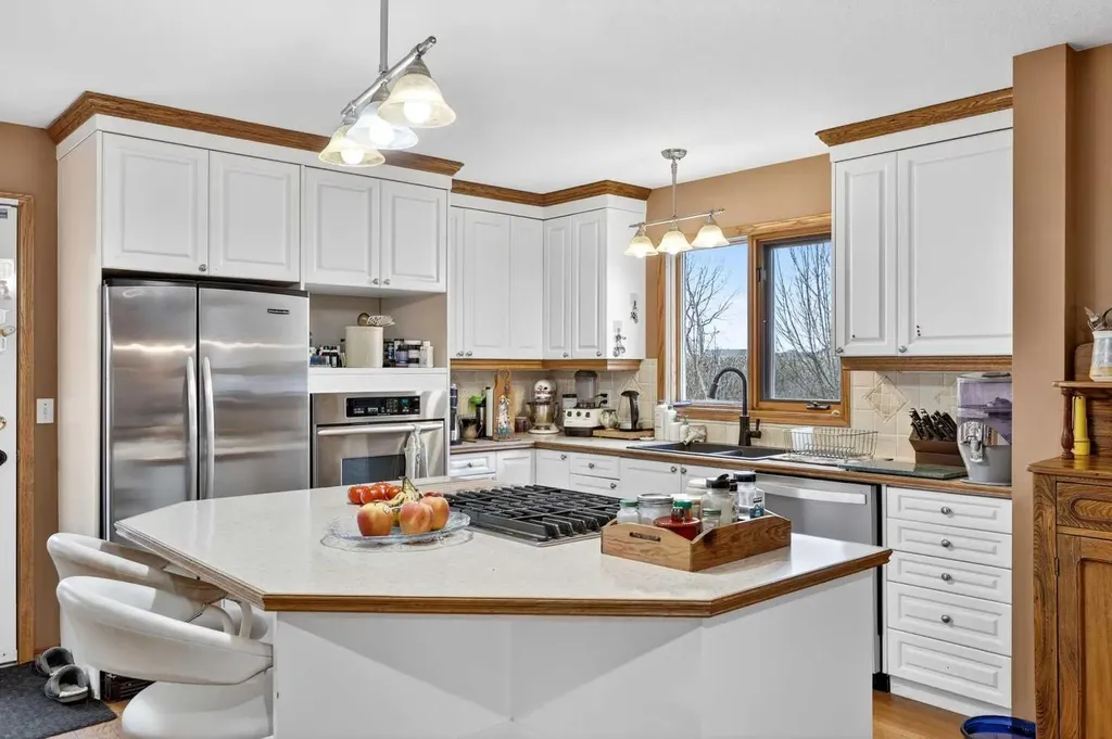 1124 Gleneagles Drive Carstairs AB T0M0N0