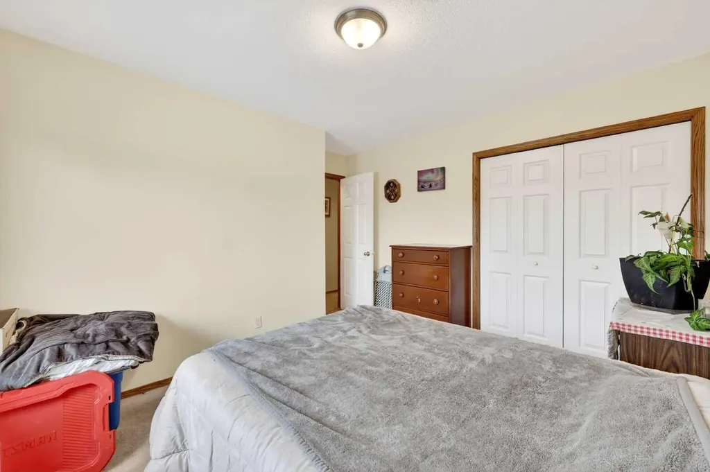 1124 Gleneagles Drive Carstairs AB T0M0N0