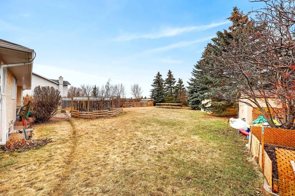 1124 Gleneagles Drive Carstairs AB T0M0N0