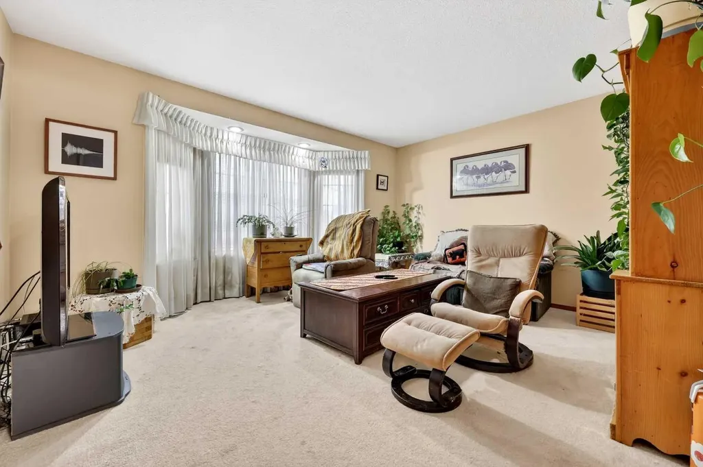 1124 Gleneagles Drive Carstairs AB T0M0N0
