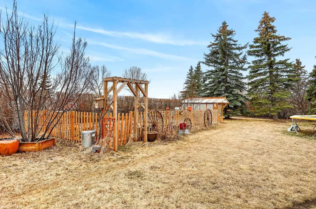 1124 Gleneagles Drive Carstairs AB T0M0N0