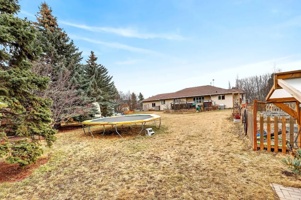 1124 Gleneagles Drive Carstairs AB T0M0N0
