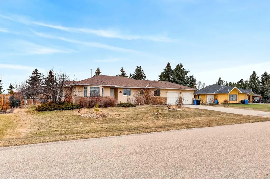 1124 Gleneagles Drive Carstairs AB T0M0N0