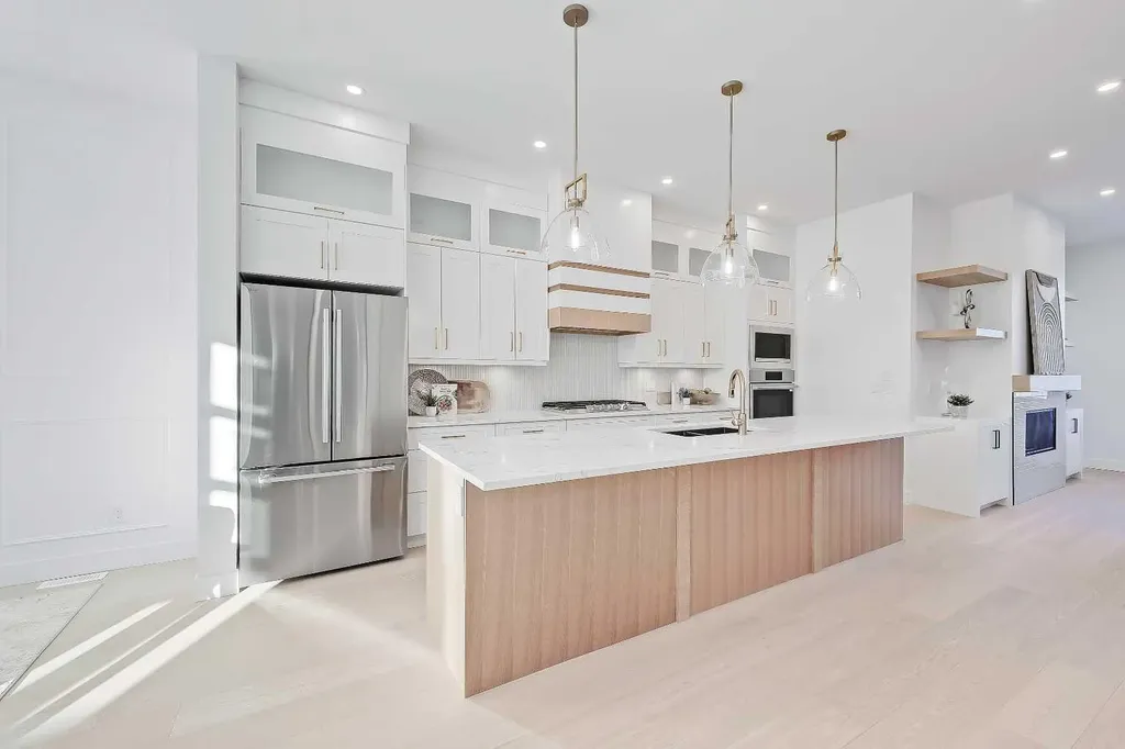 3536 43 Street SW Calgary AB T3E 3P5
