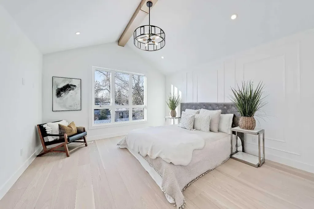 3536 43 Street SW Calgary AB T3E 3P5
