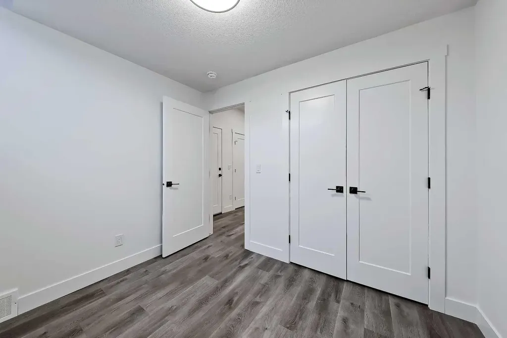 3536 43 Street SW Calgary AB T3E 3P5