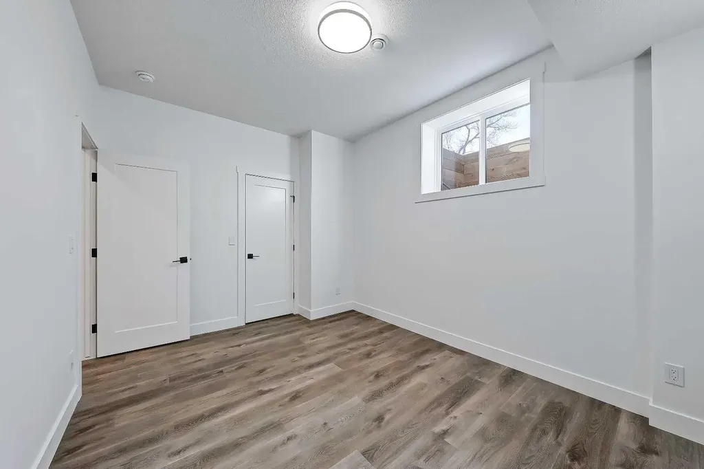 3536 43 Street SW Calgary AB T3E 3P5