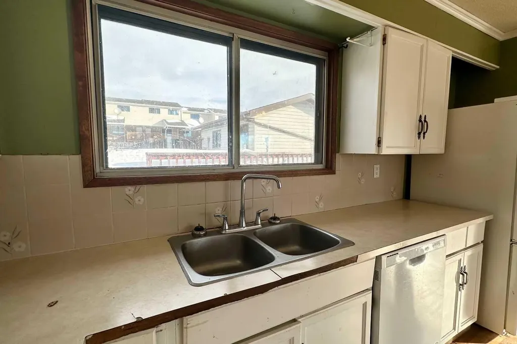 6 Hillside Avenue Swan Hills AB T0G 2C0