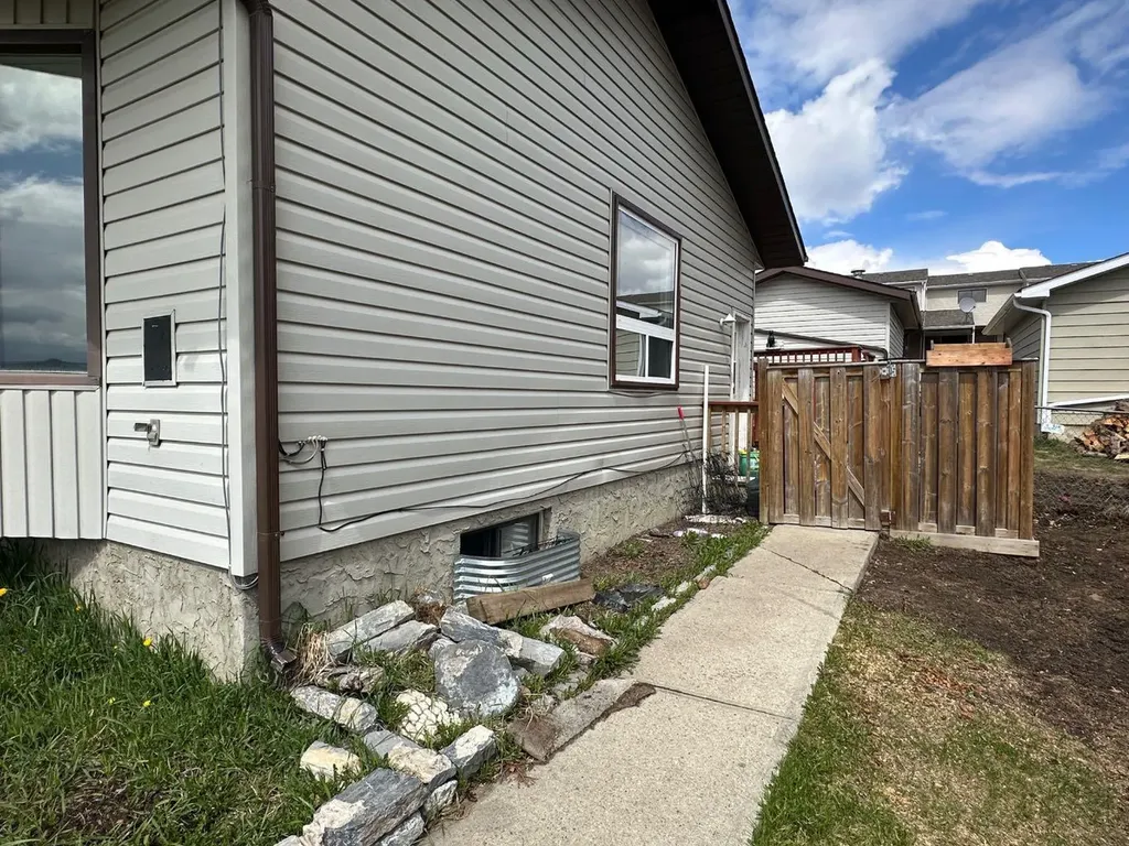 6 Hillside Avenue Swan Hills AB T0G 2C0