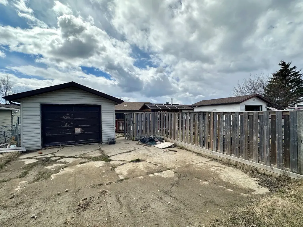 6 Hillside Avenue Swan Hills AB T0G 2C0