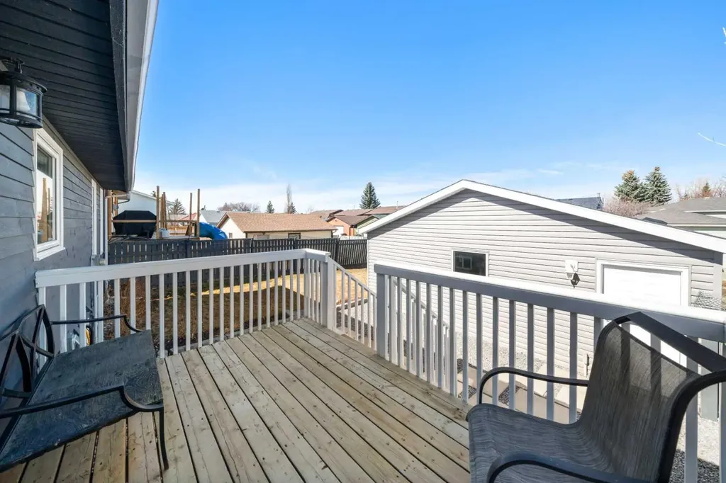 1312 10 Avenue SE High River AB T1V 1L4