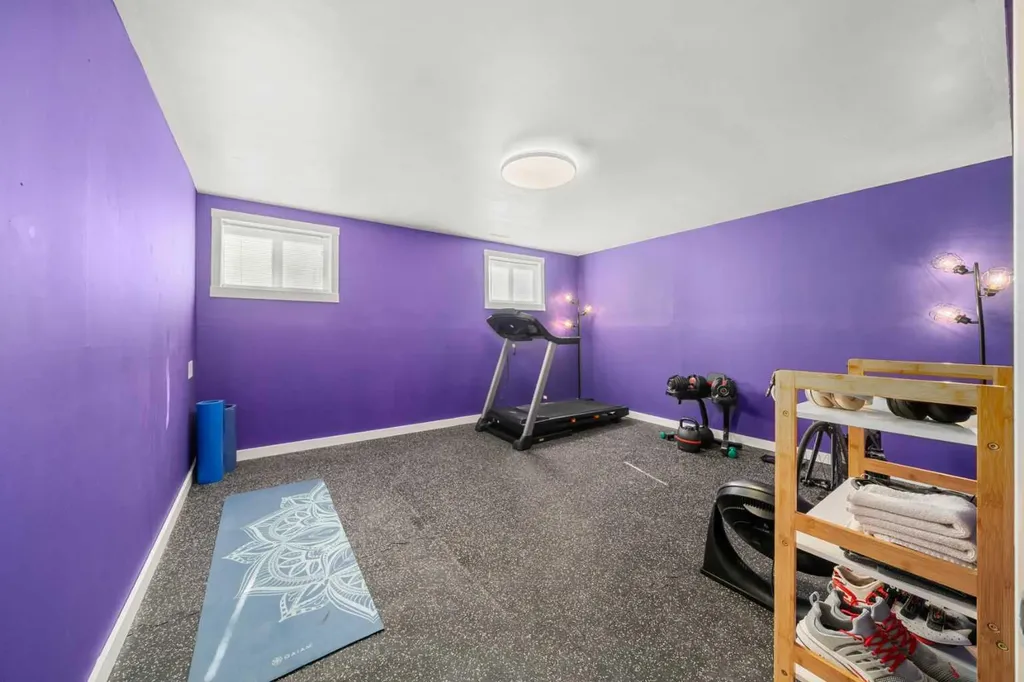 1312 10 Avenue SE High River AB T1V 1L4