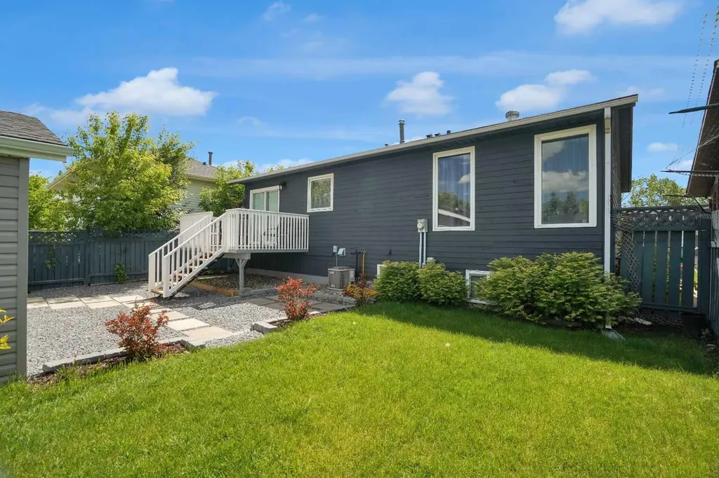 1312 10 Avenue SE High River AB T1V 1L4