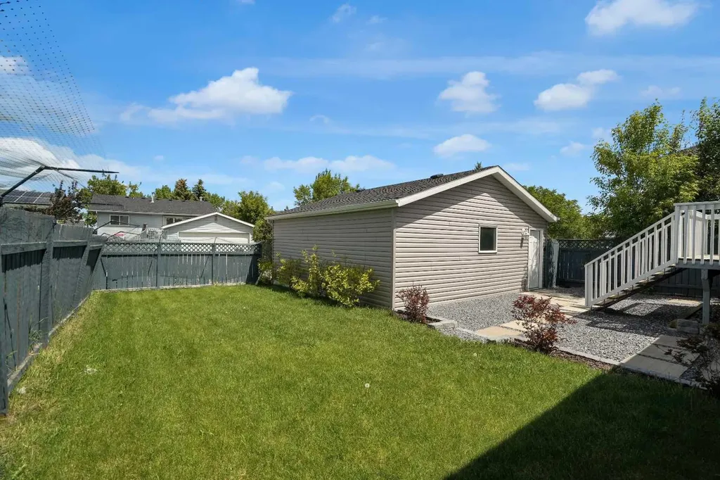 1312 10 Avenue SE High River AB T1V 1L4