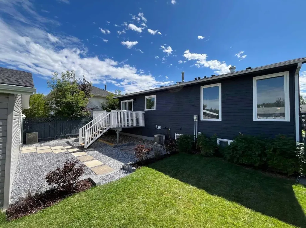 1312 10 Avenue SE High River AB T1V 1L4