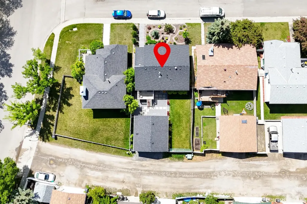 1312 10 Avenue SE High River AB T1V 1L4