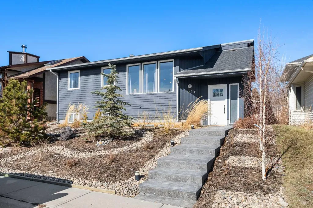 1312 10 Avenue SE High River AB T1V 1L4