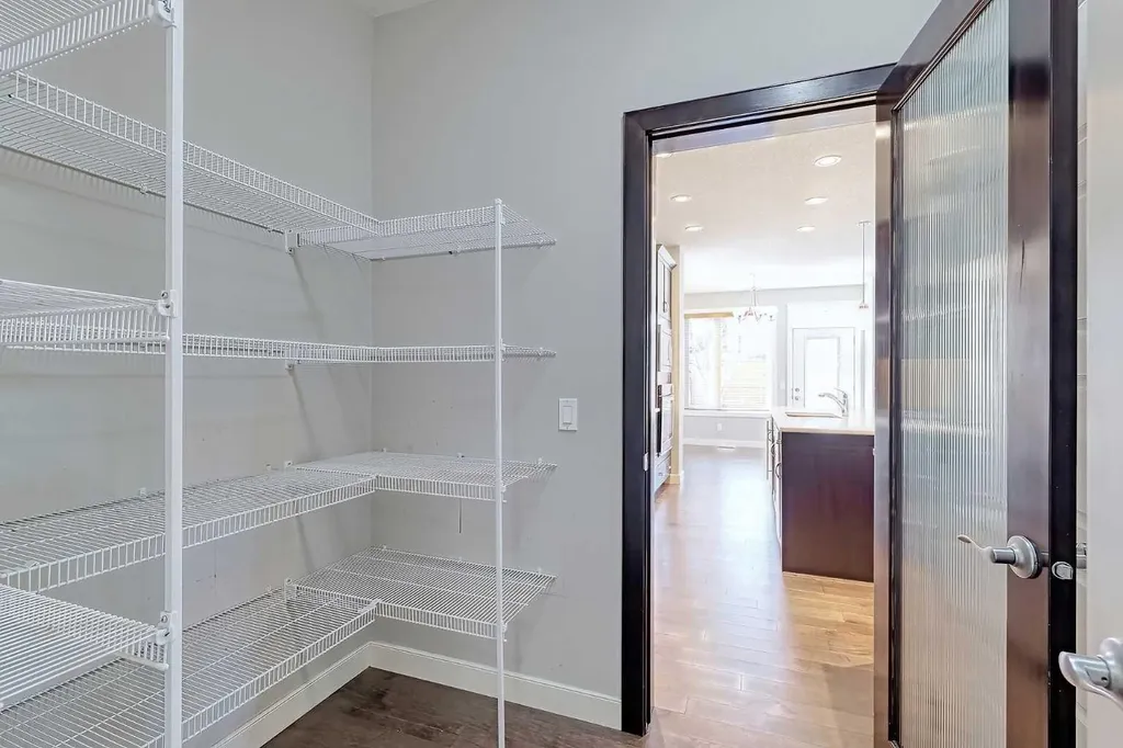 107 Nolancrest Rise NW Calgary AB T3R 0T2