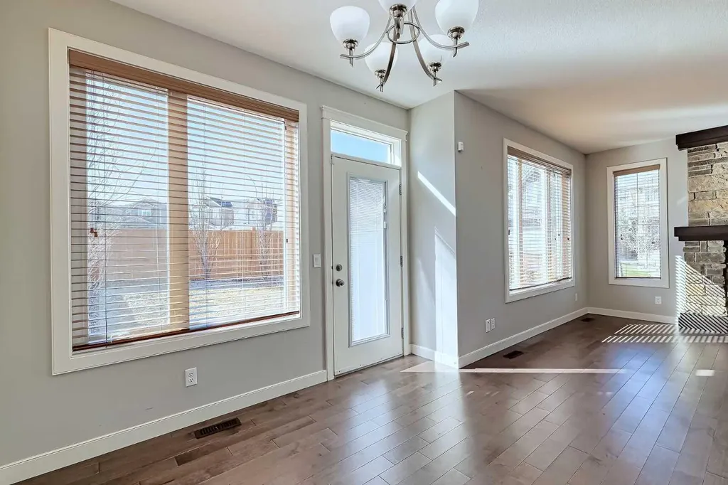 107 Nolancrest Rise NW Calgary AB T3R 0T2