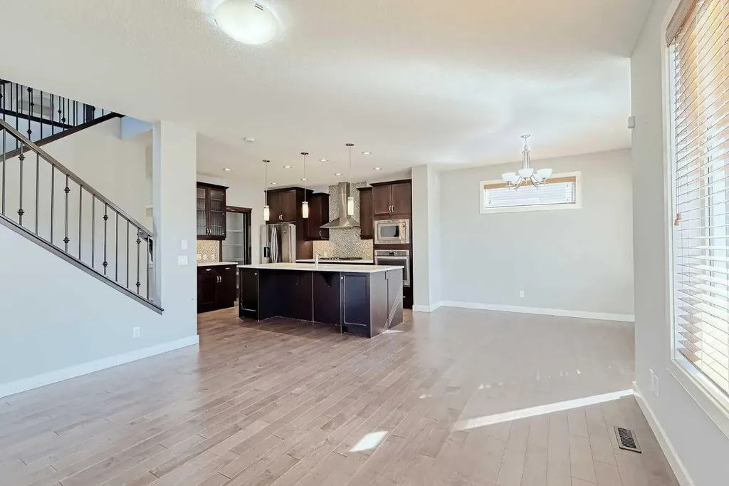 107 Nolancrest Rise NW Calgary AB T3R 0T2
