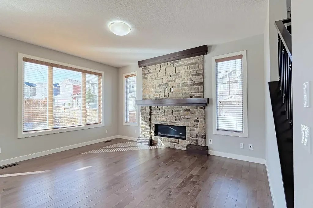 107 Nolancrest Rise NW Calgary AB T3R 0T2