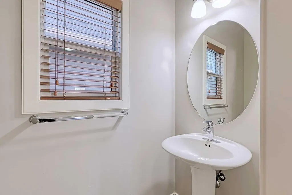 107 Nolancrest Rise NW Calgary AB T3R 0T2