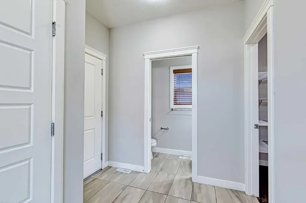 107 Nolancrest Rise NW Calgary AB T3R 0T2