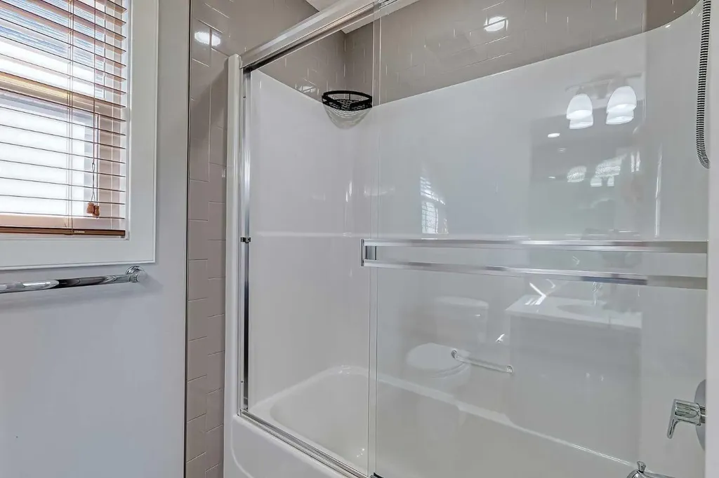 107 Nolancrest Rise NW Calgary AB T3R 0T2