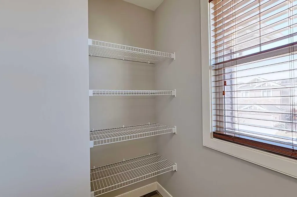 107 Nolancrest Rise NW Calgary AB T3R 0T2