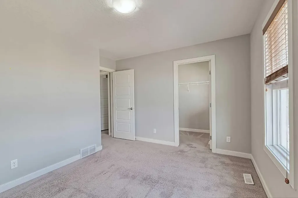107 Nolancrest Rise NW Calgary AB T3R 0T2