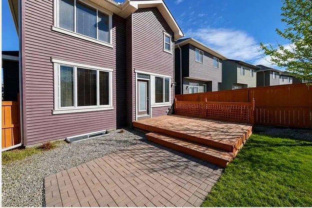 107 Nolancrest Rise NW Calgary AB T3R 0T2