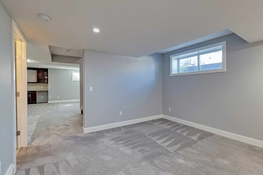 107 Nolancrest Rise NW Calgary AB T3R 0T2
