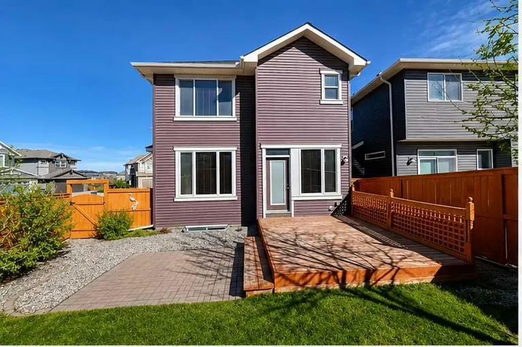 107 Nolancrest Rise NW Calgary AB T3R 0T2