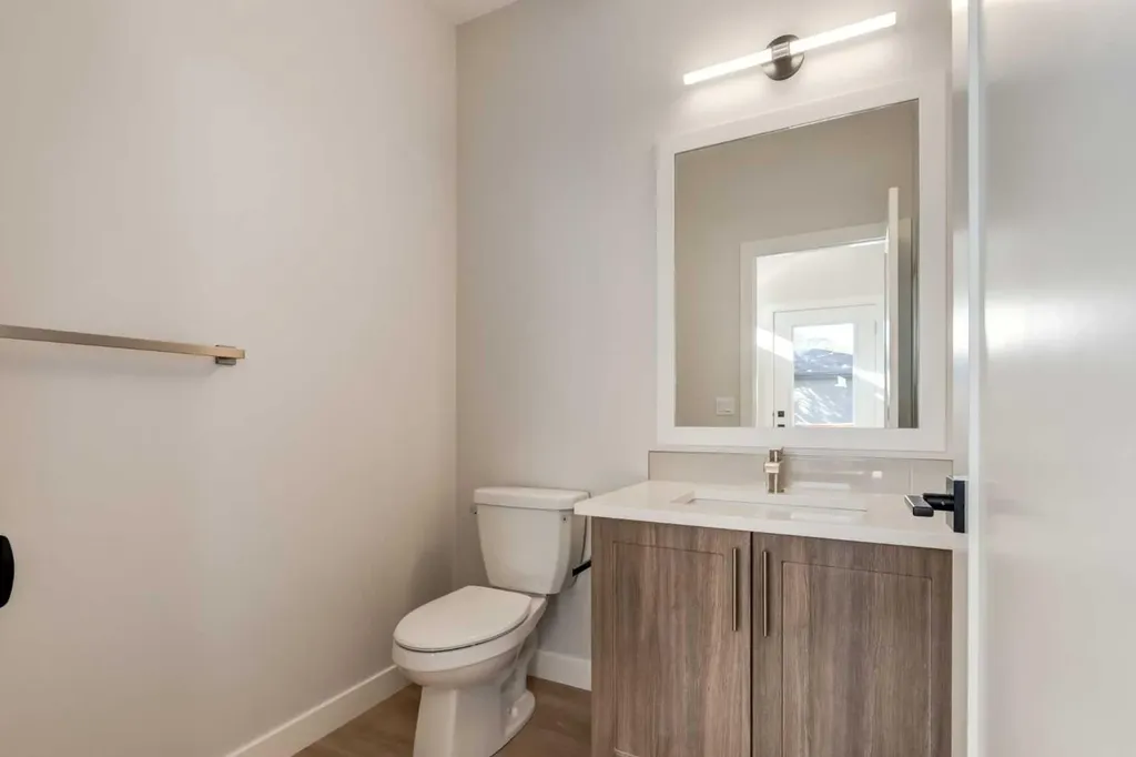 2516 21 Avenue SW Calgary AB T2T0P6
