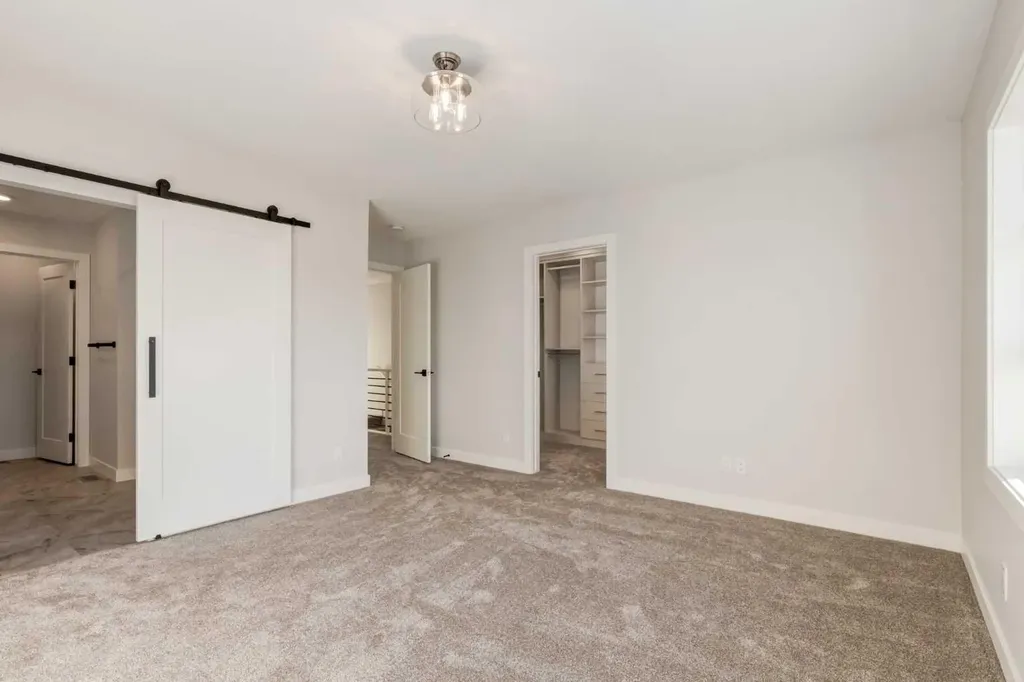 2516 21 Avenue SW Calgary AB T2T0P6