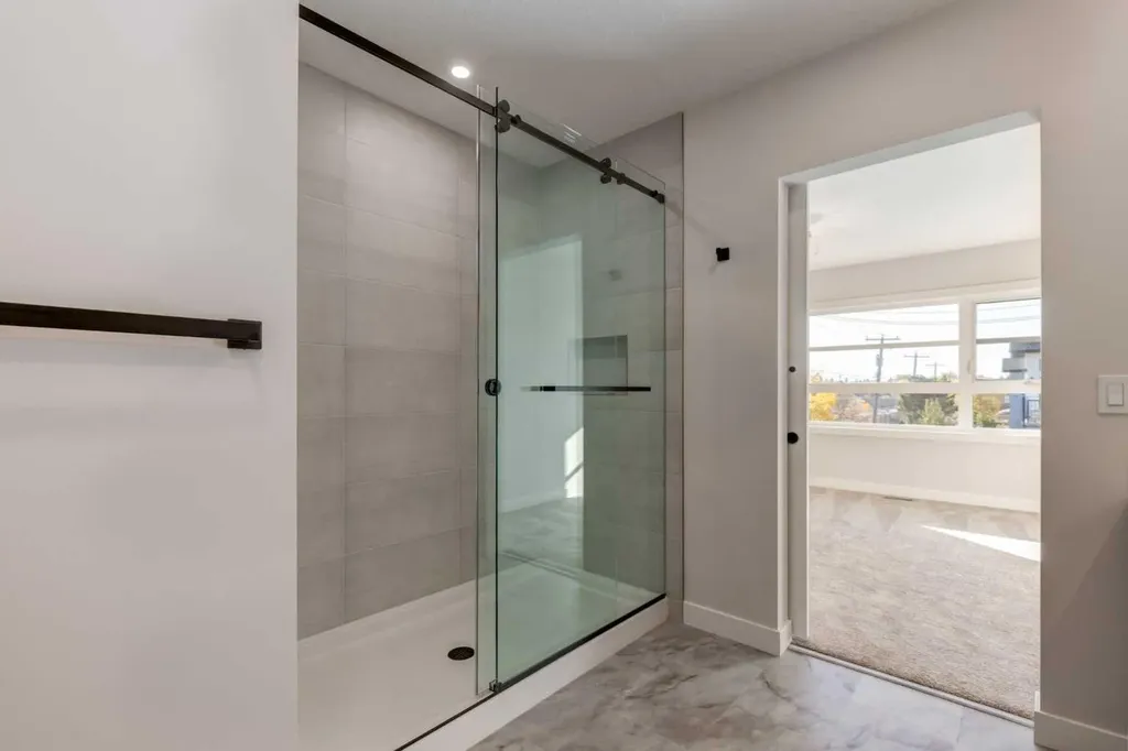 2516 21 Avenue SW Calgary AB T2T0P6