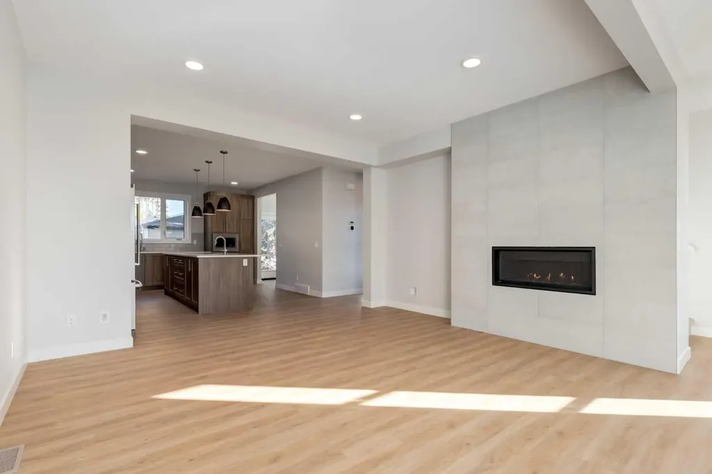 2516 21 Avenue SW Calgary AB T2T0P6