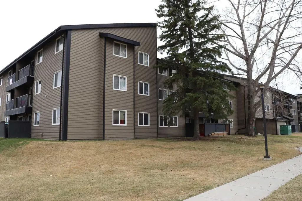5611 9 Avenue Edson AB T7E 1R5