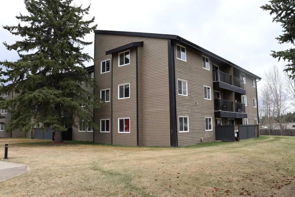 5611 9 Avenue Edson AB T7E 1R5