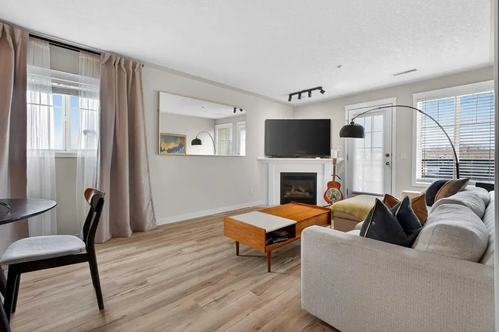 1608 12 Avenue SW Calgary AB T3C 0R2