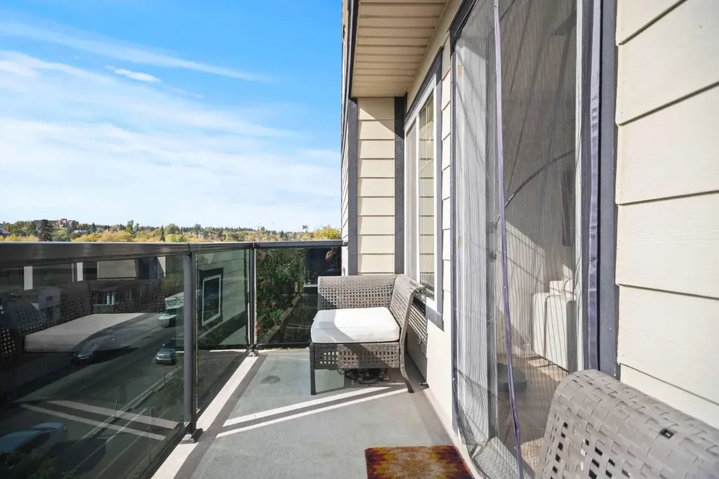 1608 12 Avenue SW Calgary AB T3C 0R2