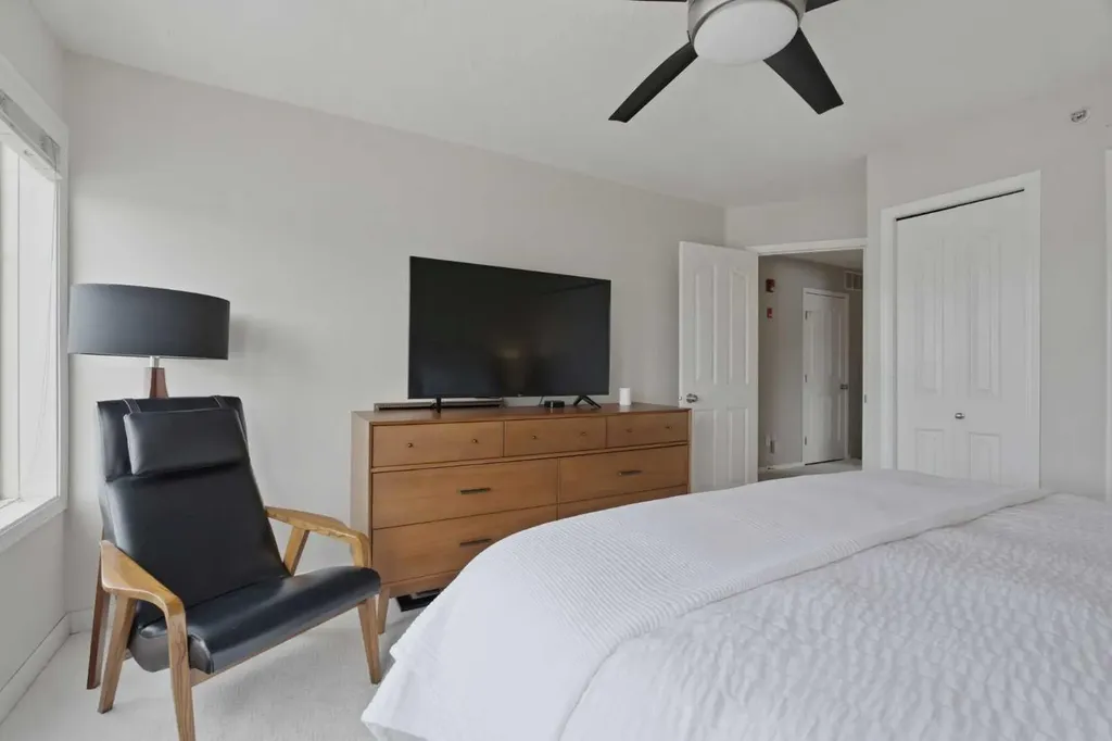 1608 12 Avenue SW Calgary AB T3C 0R2