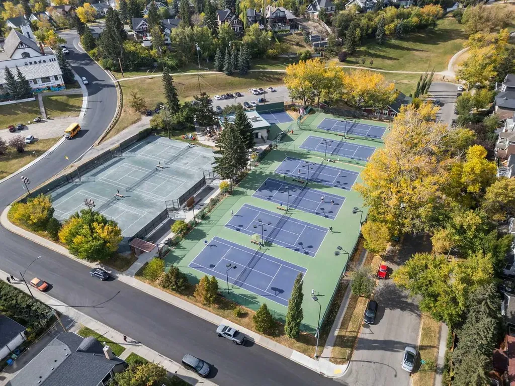 1608 12 Avenue SW Calgary AB T3C 0R2