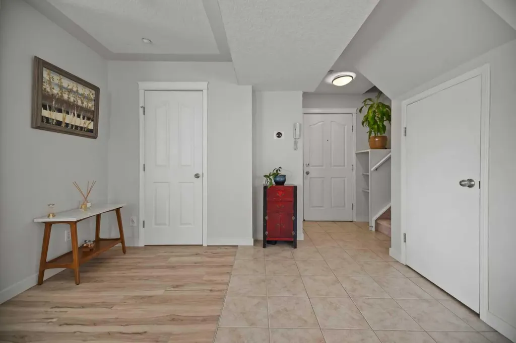 1608 12 Avenue SW Calgary AB T3C 0R2