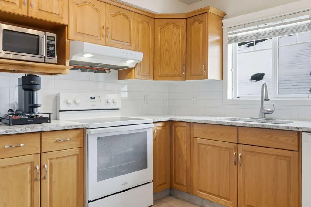 1608 12 Avenue SW Calgary AB T3C 0R2