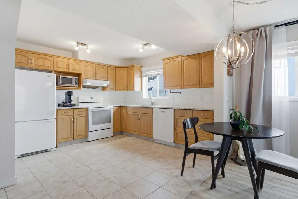 1608 12 Avenue SW Calgary AB T3C 0R2