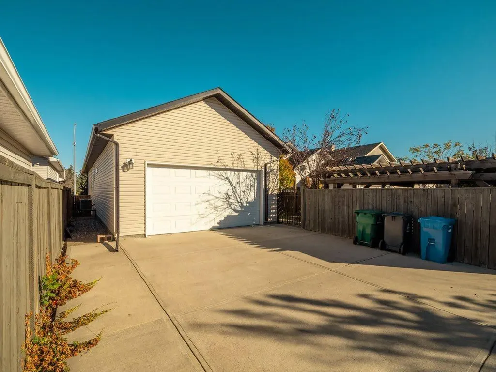 22 Riverstone Boulevard W Lethbridge AB T1K 7X3