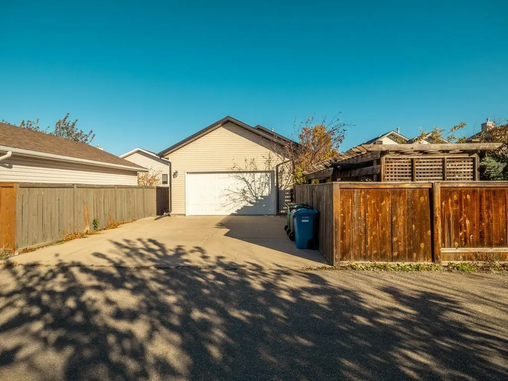 22 Riverstone Boulevard W Lethbridge AB T1K 7X3