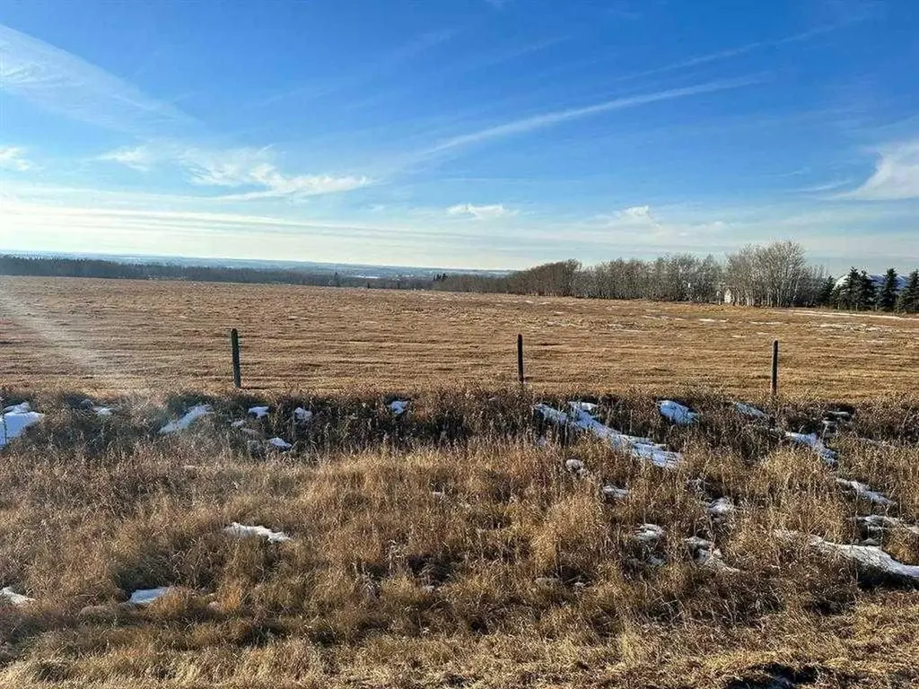 2910 & 2920 35 Street Ponoka AB T4J 1A7